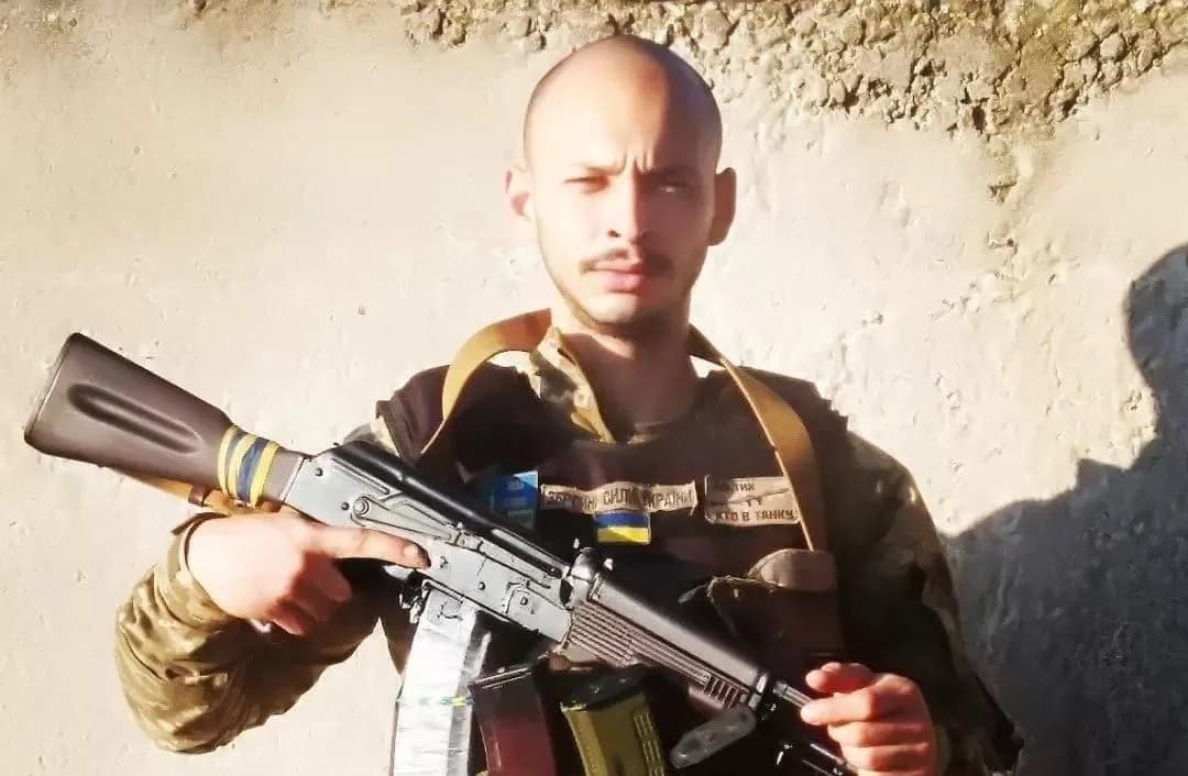 Polícia identifica membro do Comando Vermelho recebendo treinamento militar na Ucrânia