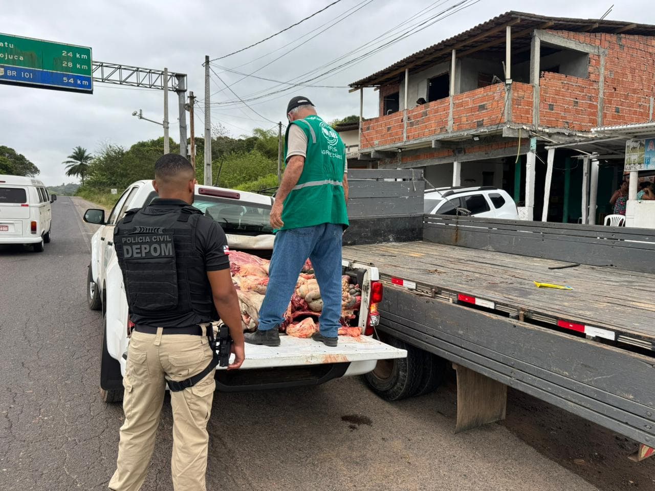 Polícia desmantela abate clandestino e apreende 400 quilos de carne em São Sebastião do Passé, Bahia