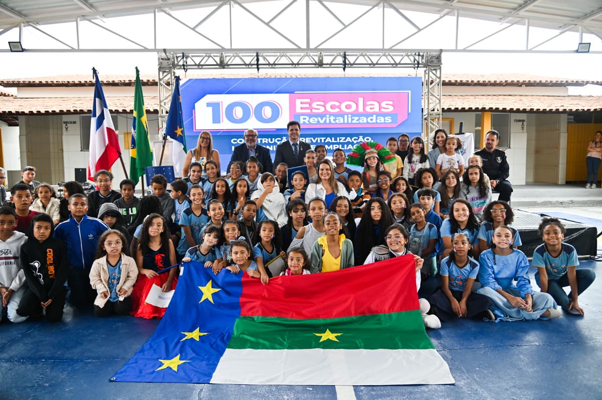 Vitória da Conquista entrega escola revitalizada Zulema Cotrim na Bahia