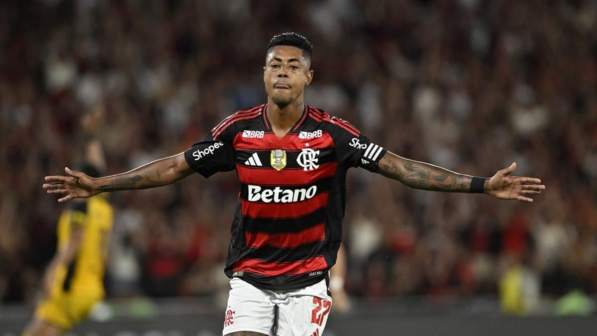 Bruno Henrique retorna ao Flamengo e corre risco de nova punição pelo STJD