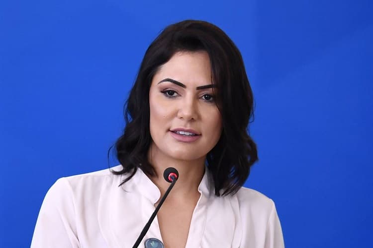 Michelle Bolsonaro critica Judiciário e defende Jair Bolsonaro para 2026 em Londrina