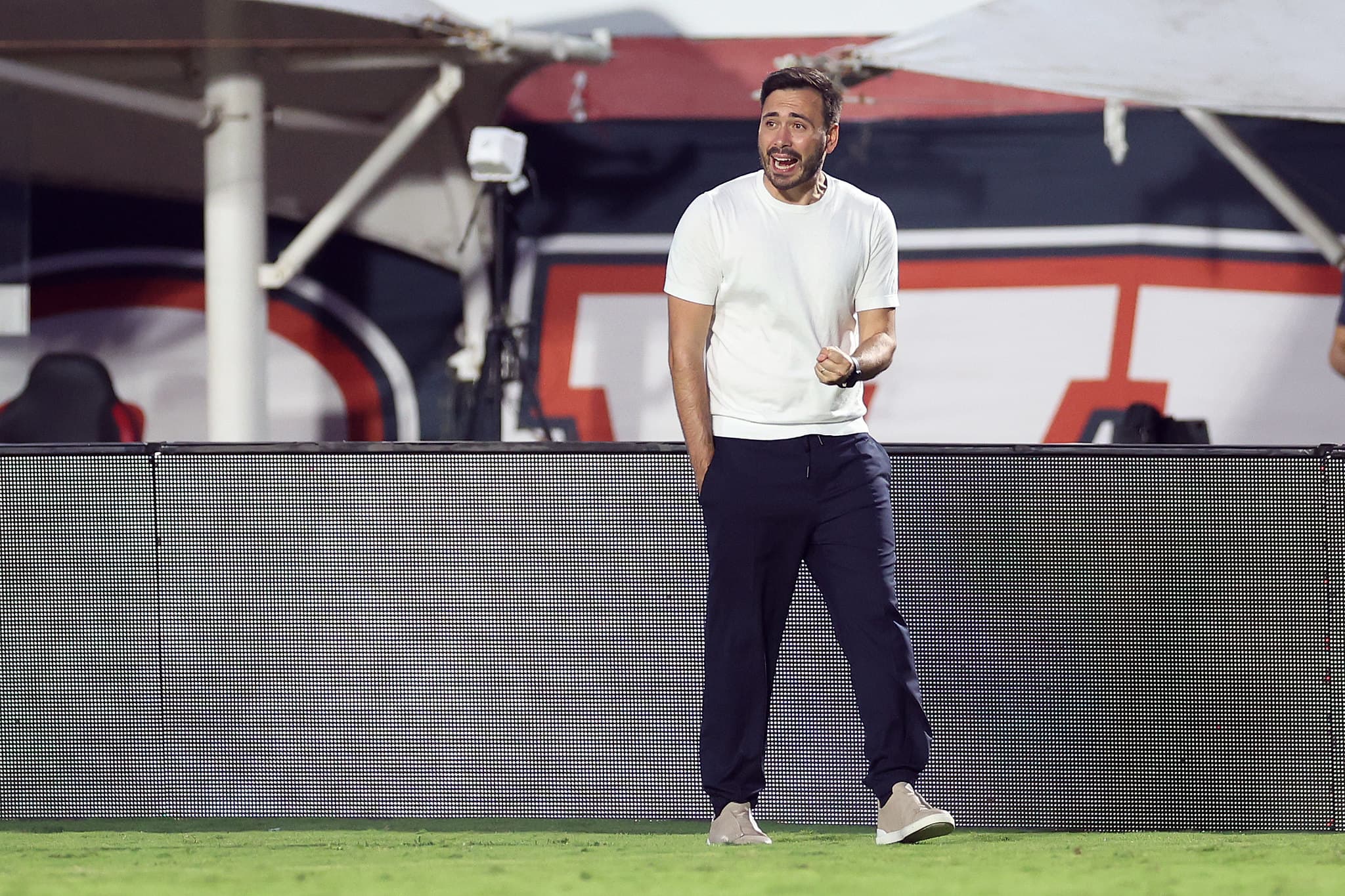 Ancelotti elogia torcida do Vitória e ambiente do Barradão após empate