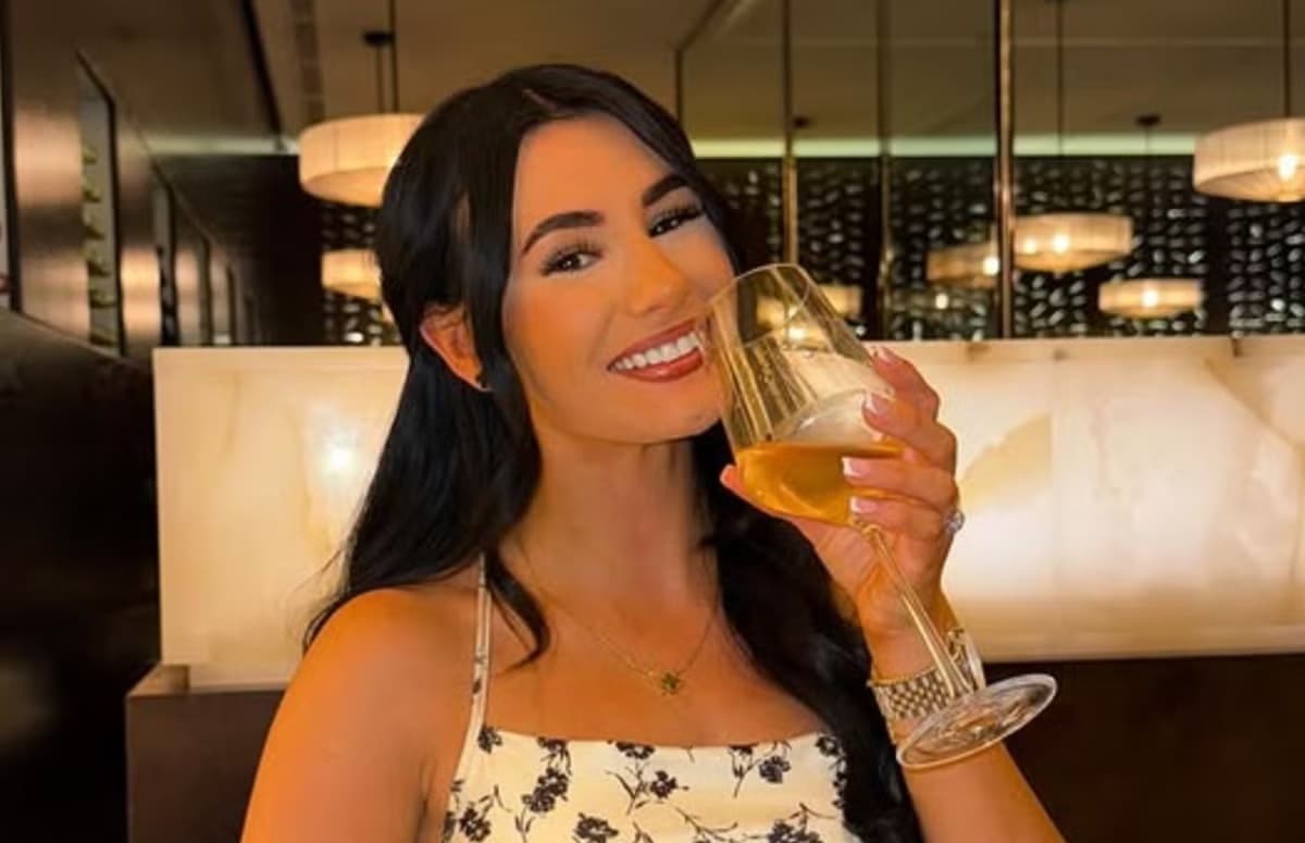 Brittany Miller admite mentira sobre câncer e pede desculpas à internet