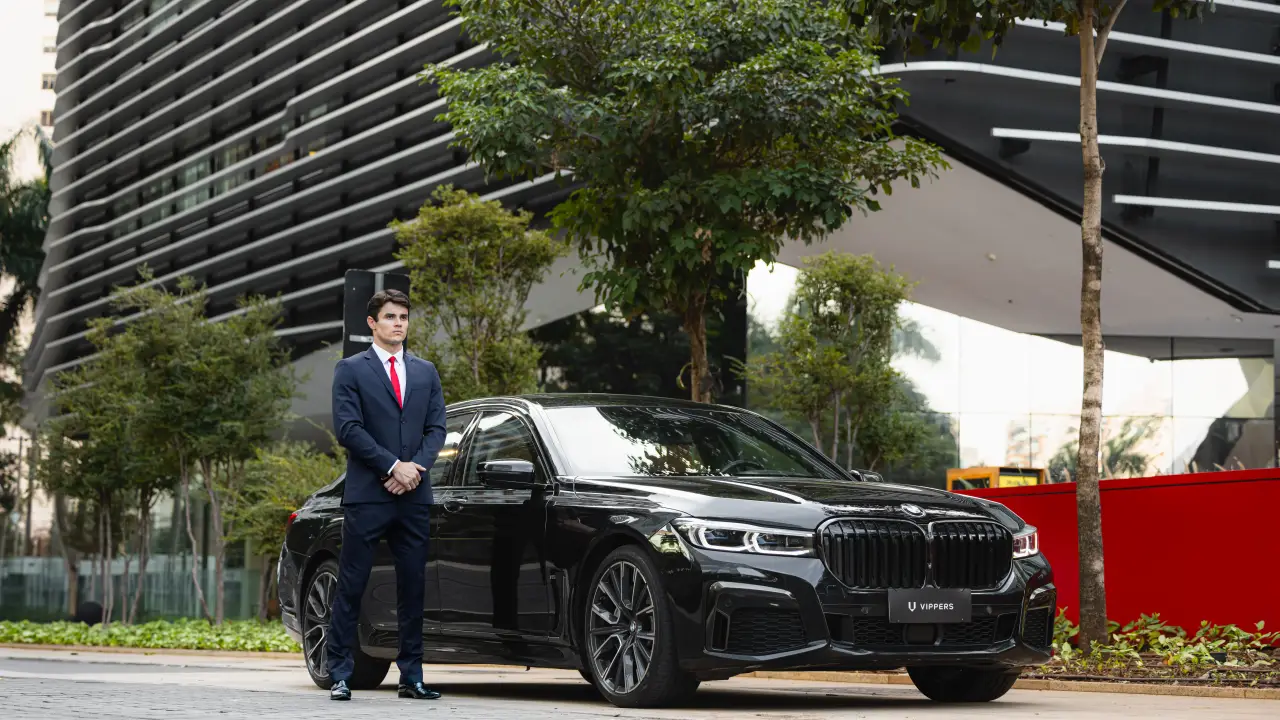 Vippers lança aplicativo de transporte de luxo com BMW blindados em SP e RJ