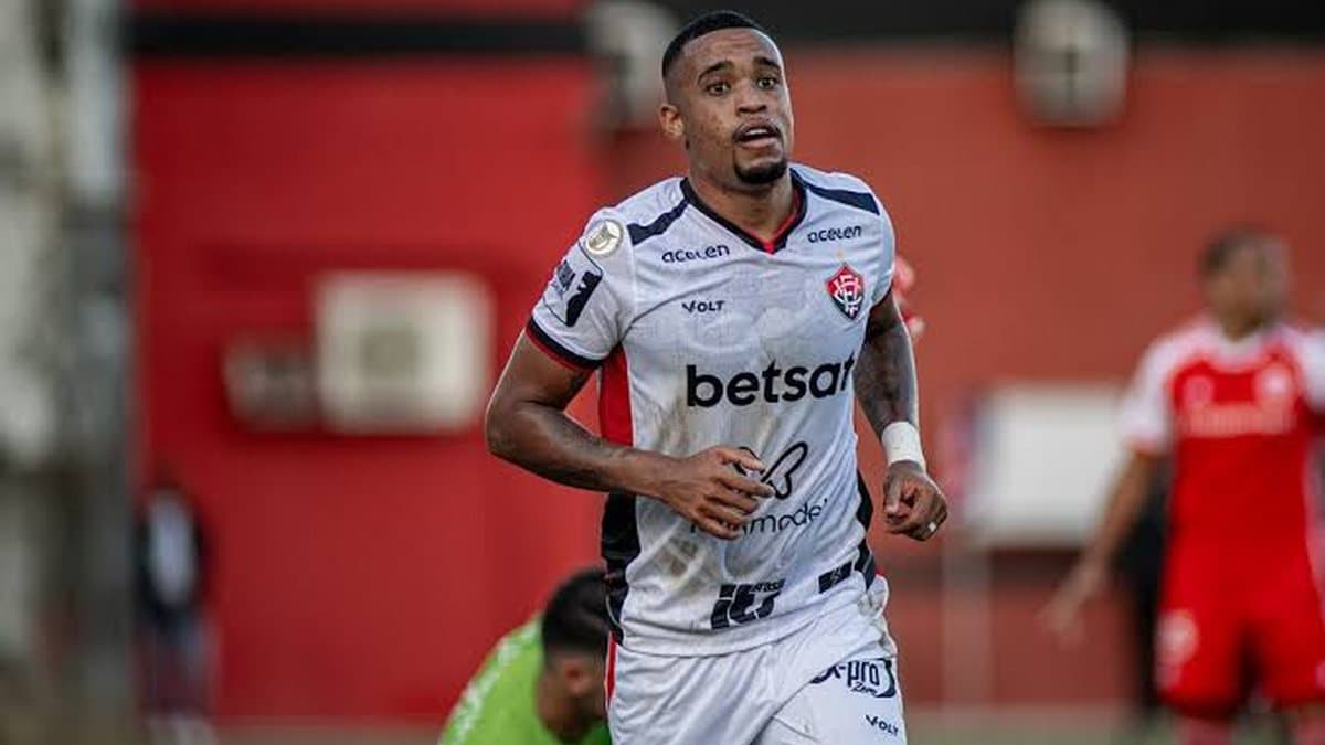 Alerrandro é indicado ao Prêmio Puskás por gol antológico pelo Vitória