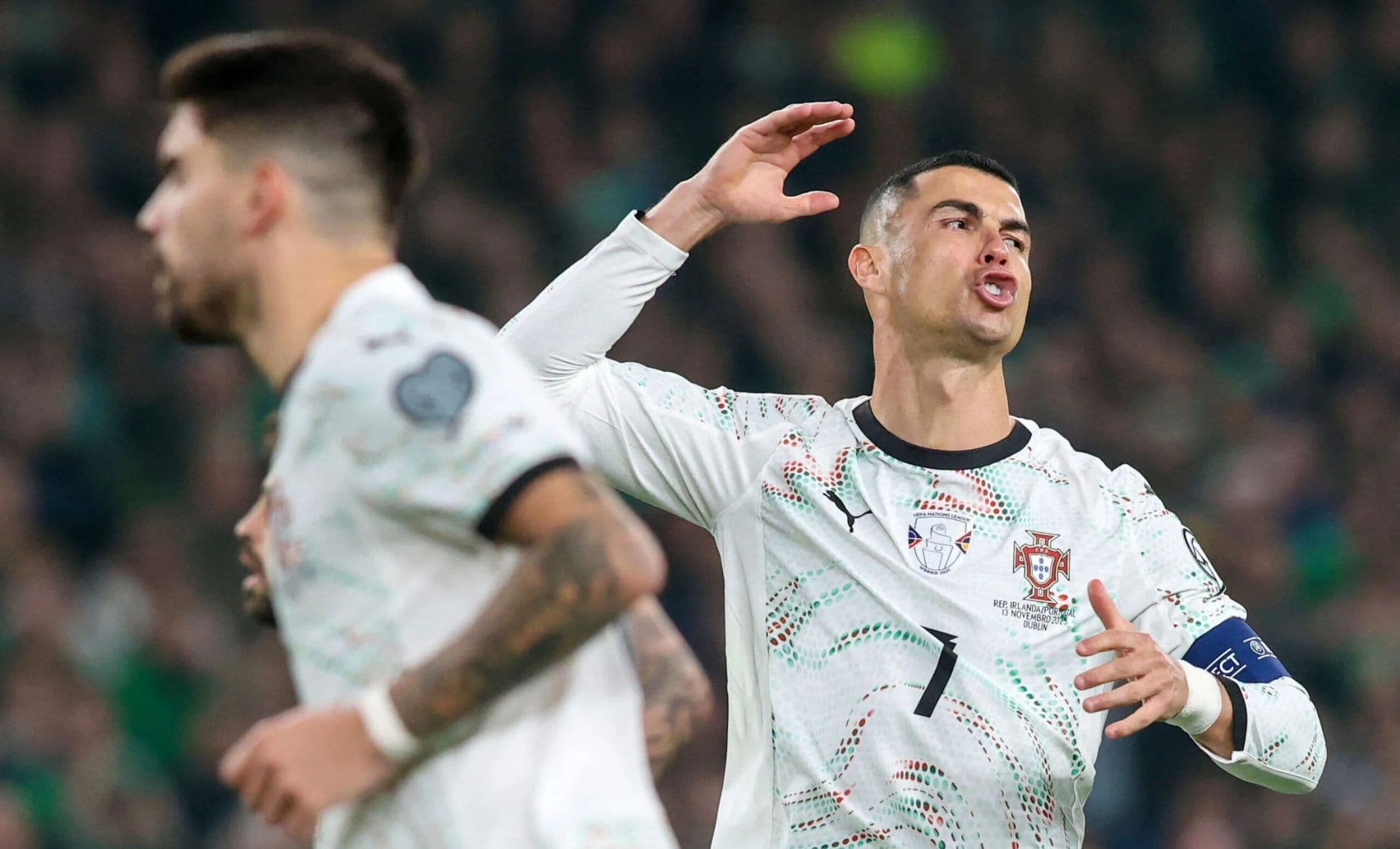 Cristiano Ronaldo é expulso e Portugal perde para a Irlanda em Dublin