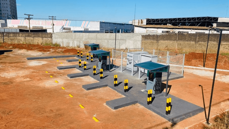 Governo entrega maior terminal de recarga para ônibus elétricos em Goiânia, Goiás