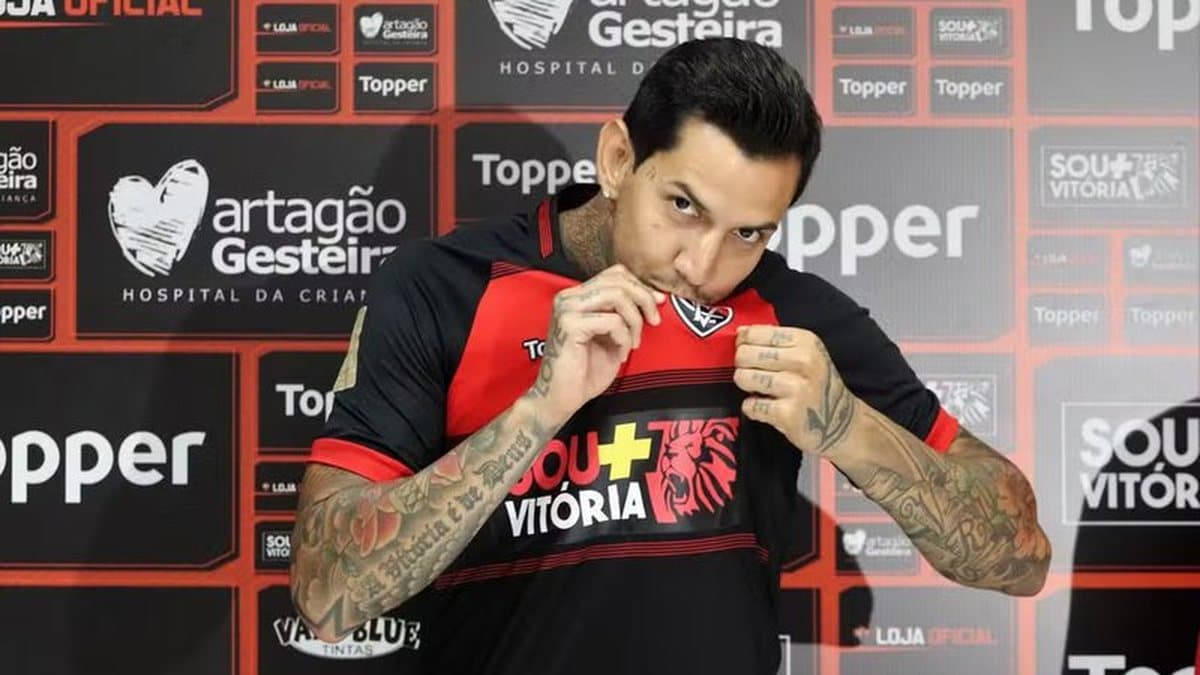 Juazeirense contrata Victor Ramos, zagueiro experiente ex-Vitória e Palmeiras