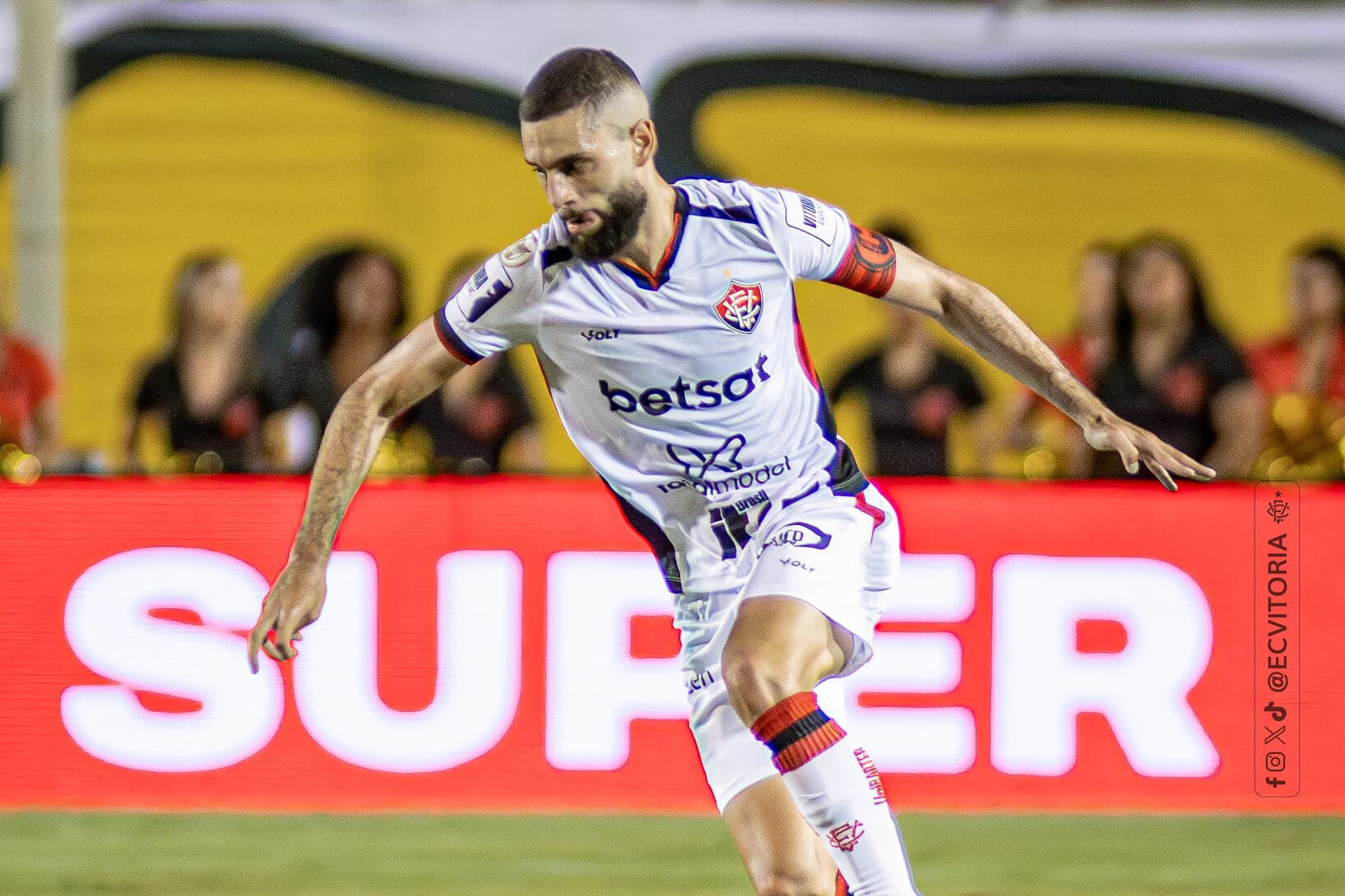 Fábio Mota revela assédio do Bahia por jogadores do Vitória após saída de Wagner Leonardo
