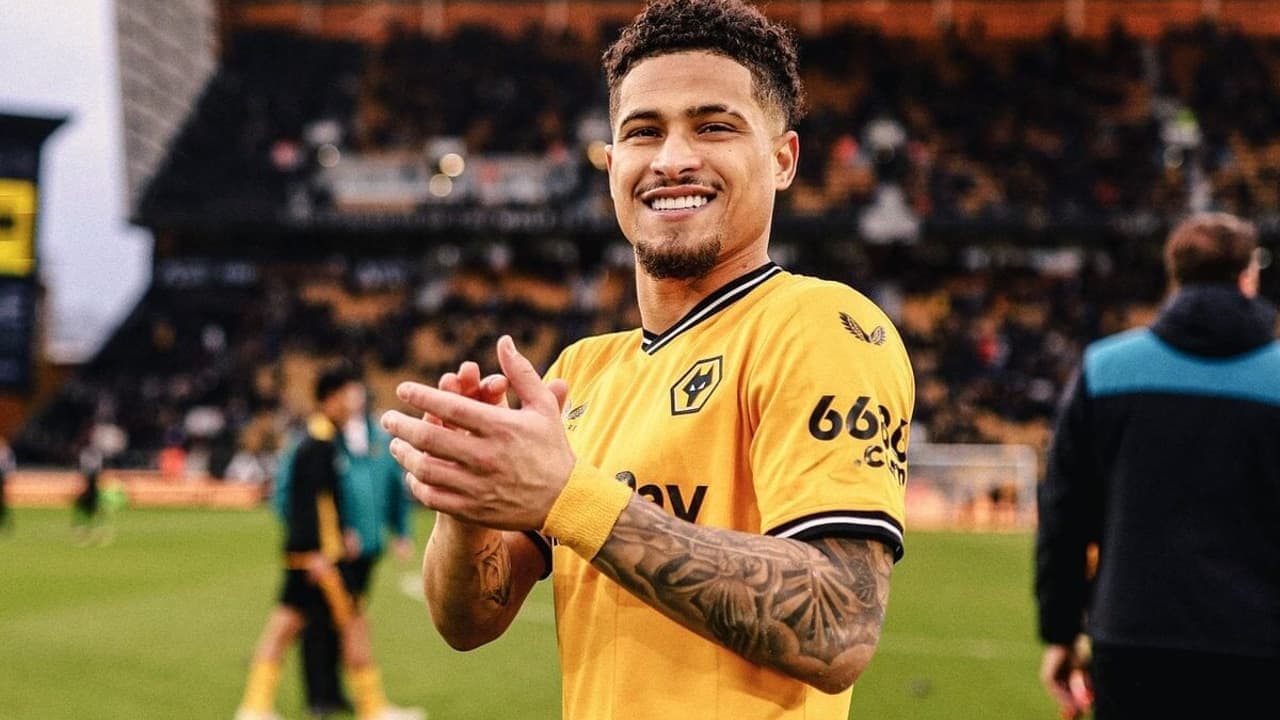 Manchester United faz proposta de R$ 307,9 milhões por João Gomes do Flamengo