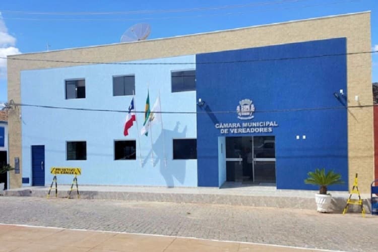 Nepotismo na Câmara de Correntina, BA: Jenivaldo e Nelson são acusados