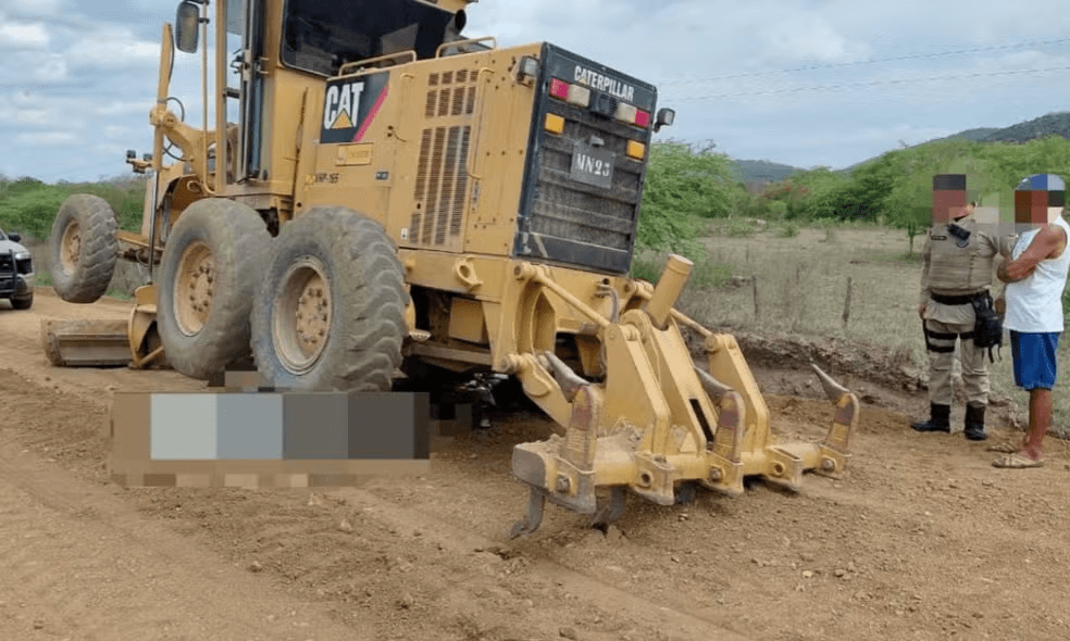 Idoso de 63 anos morre após ser atingido por motoniveladora na BA-099, Ichu