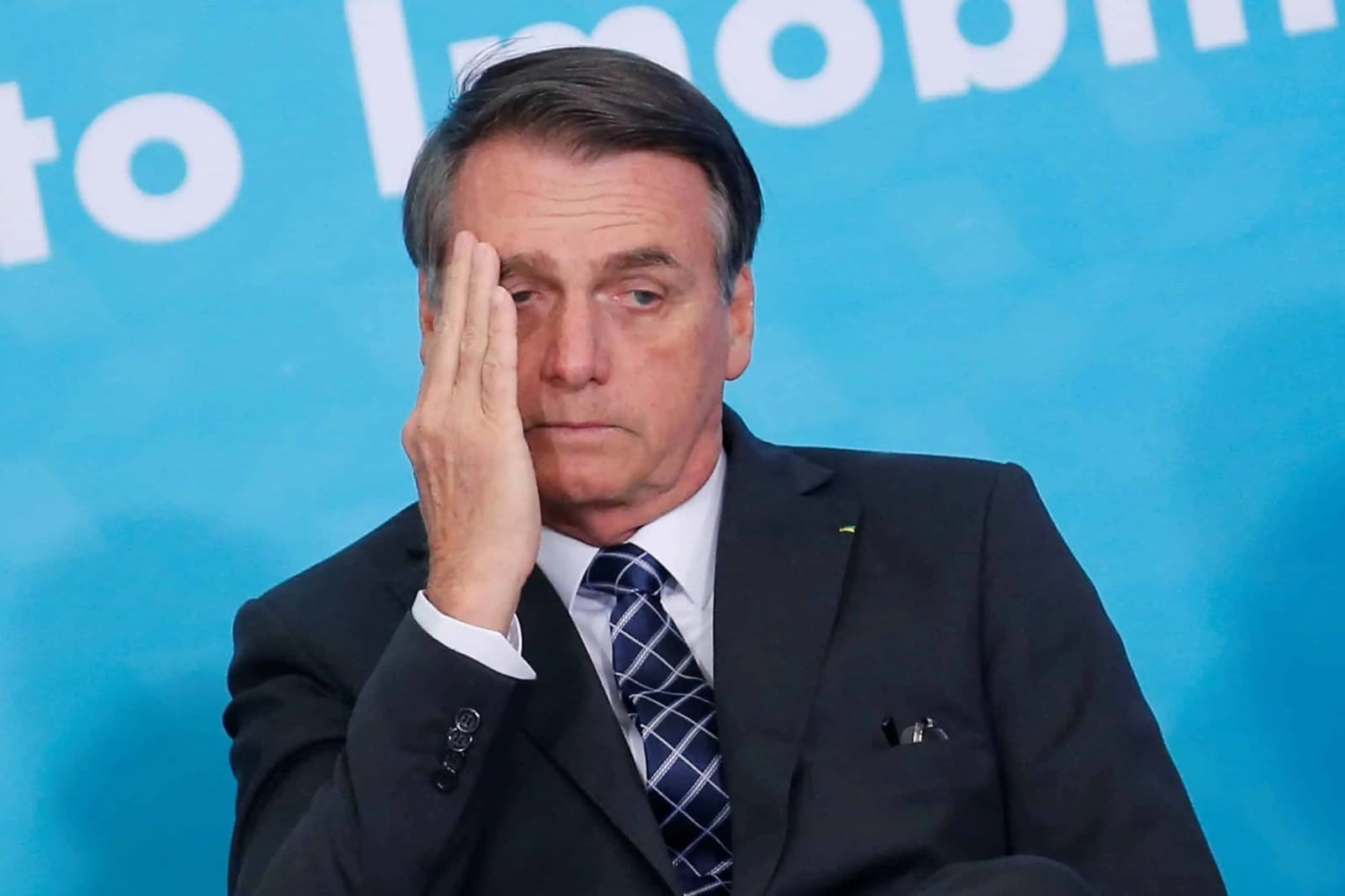 Bolsonaro é preso por tentar fugir rompendo tornozeleira em Brasília