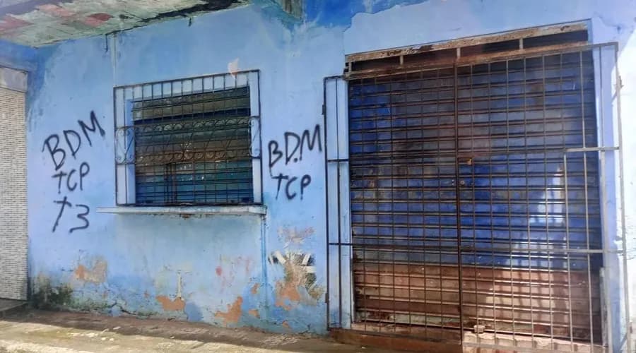 Idoso é morto a tiros e casal ferido em mercado de Pernambués, Salvador