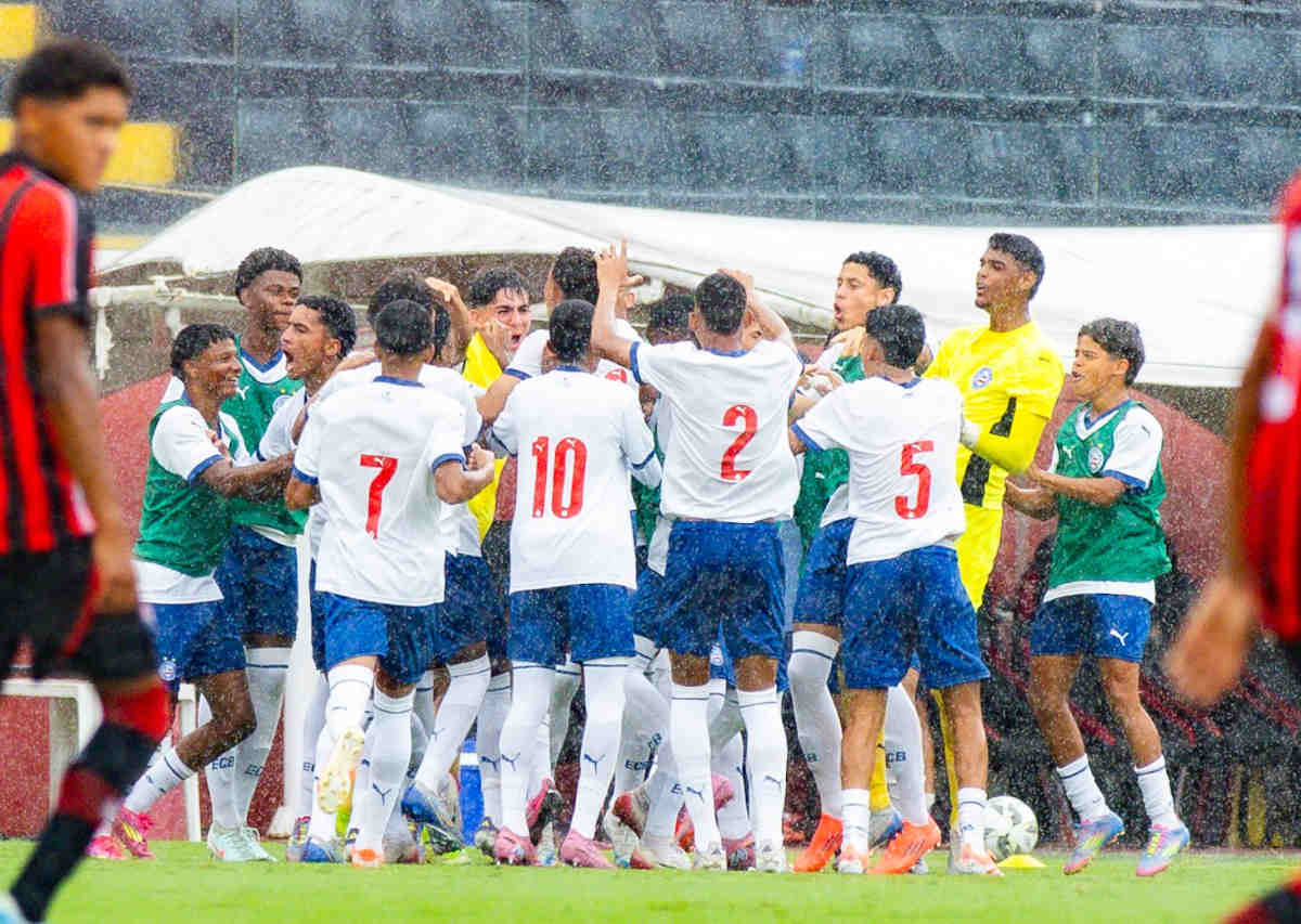 Bahia vence o Vitória por 1 a 0 na final do Campeonato Baiano sub-15 em Salvador