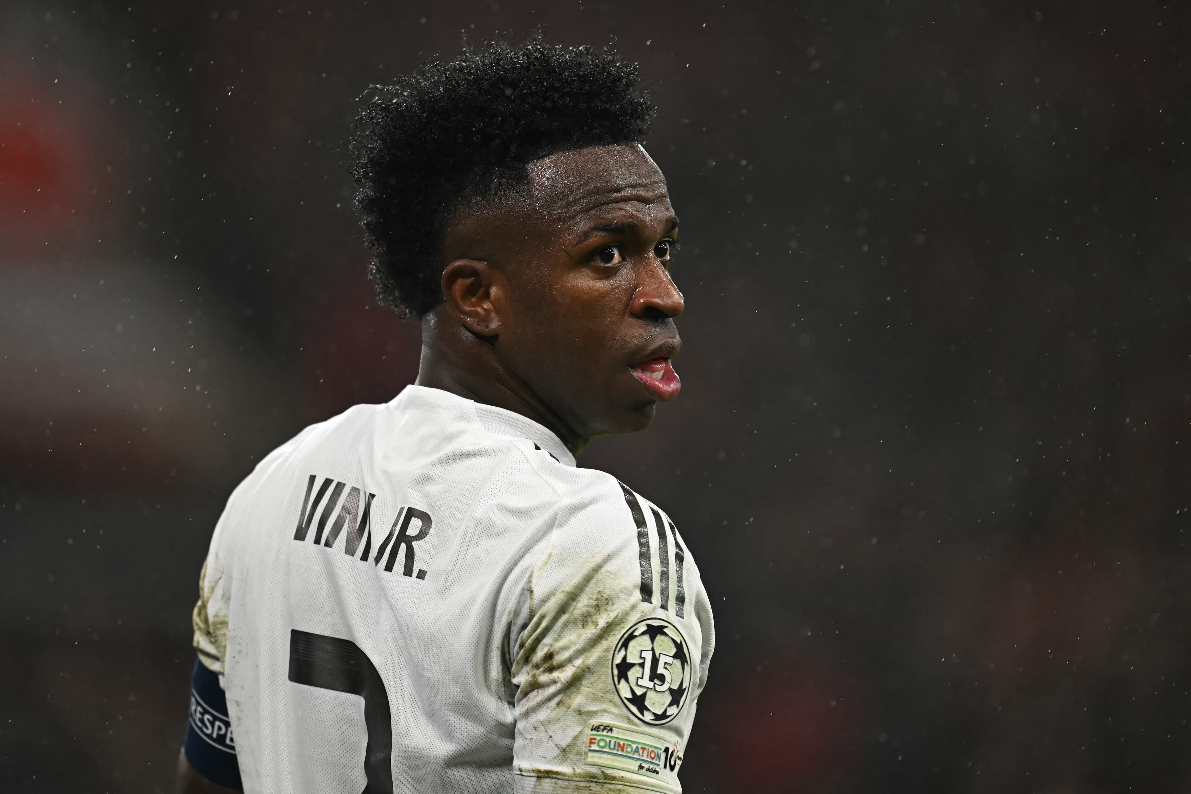 Vinicius Jr. impede renovação com o Real Madrid por crise com Xabi Alonso