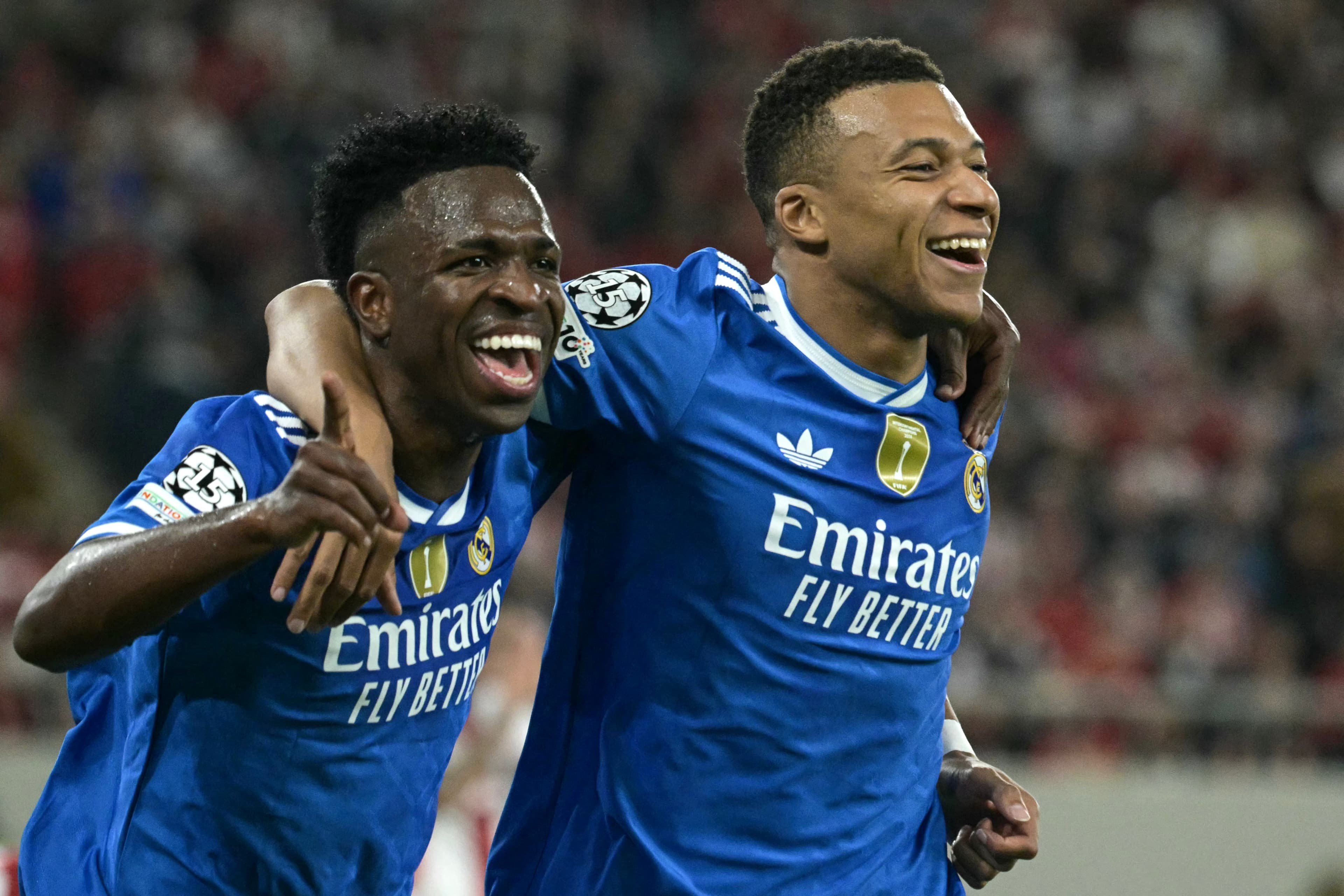 Vini Jr. brilha com quatro gols na vitória do Real Madrid sobre o Olympiacos