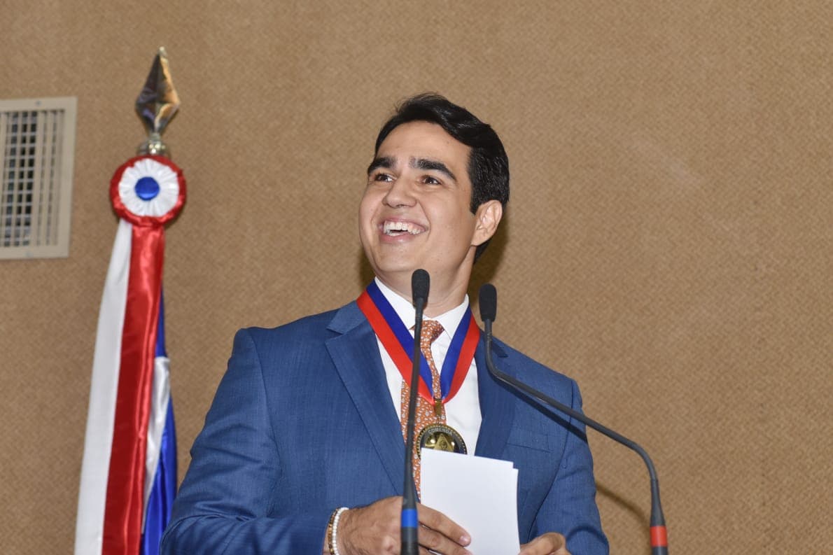 Eduardo Sodré recebe Comenda 2 de Julho por trabalho em meio ambiente na Bahia