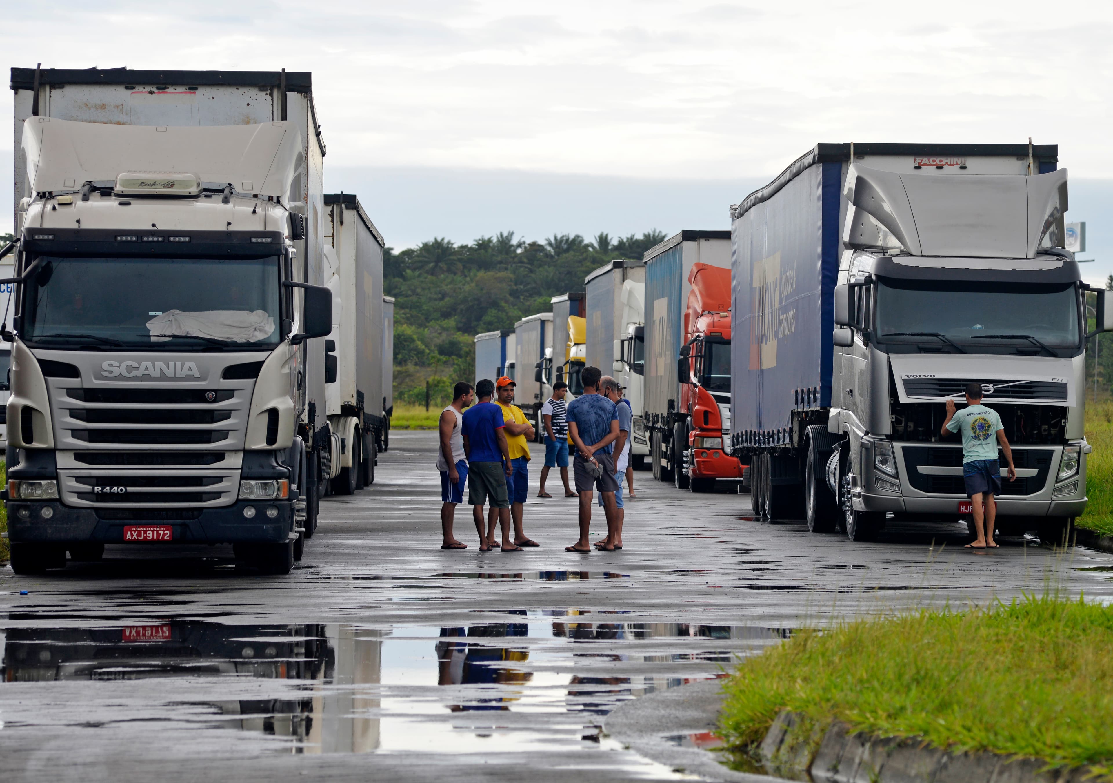 Caminhoneiros programam paralisação em busca de melhorias no Brasil