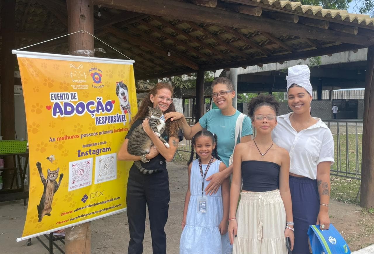 Gato adotado na Fenagro 2025 se torna suporte emocional para mulher com fibromialgia em Salvador