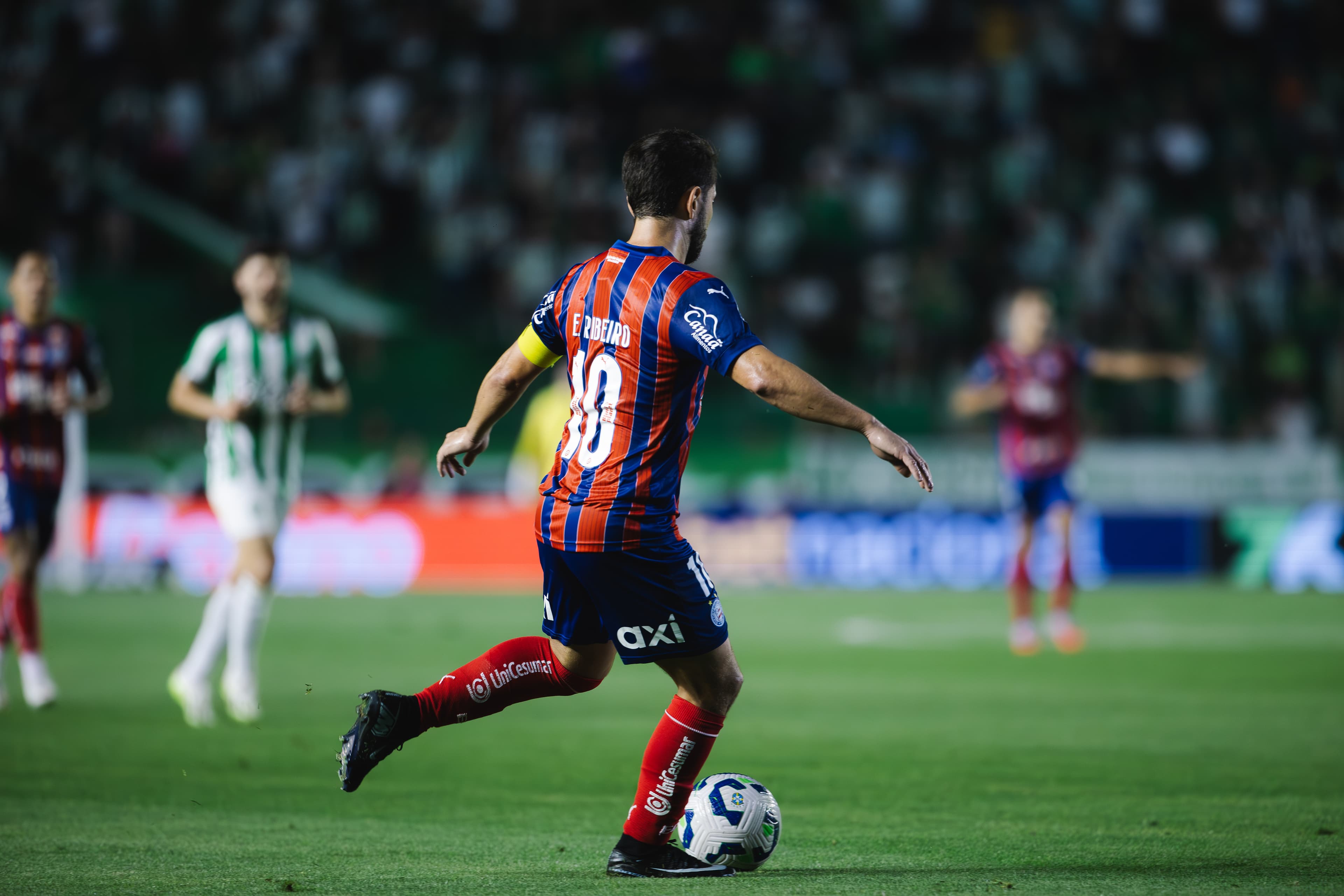 Bahia enfrenta o Sport em busca de vaga na Libertadores na Fonte Nova