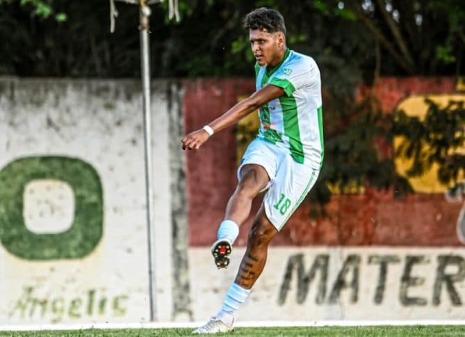 Jogador amador Ravelly Santos é assassinado a tiros em Ipiaú, Bahia