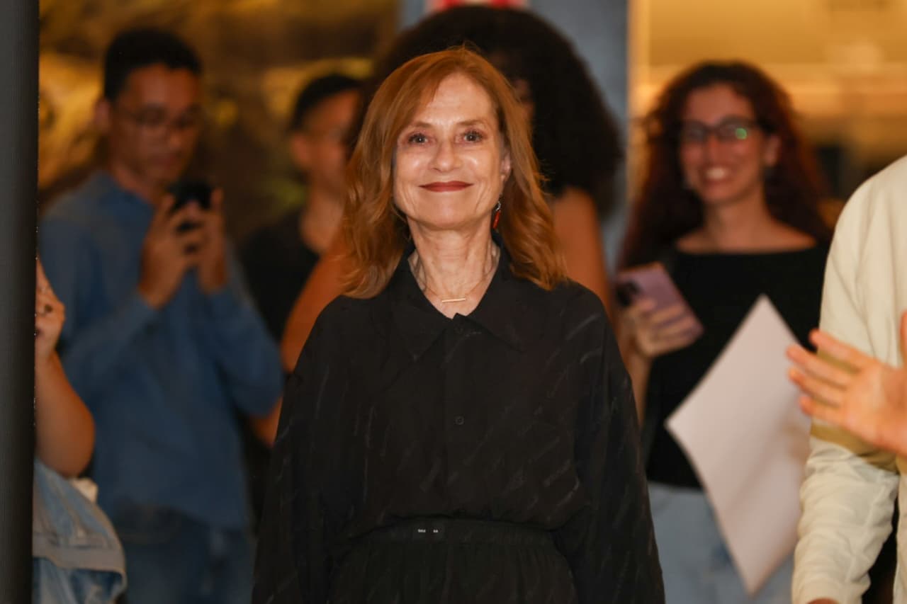 Isabelle Huppert celebra cinema brasileiro durante festival em Salvador