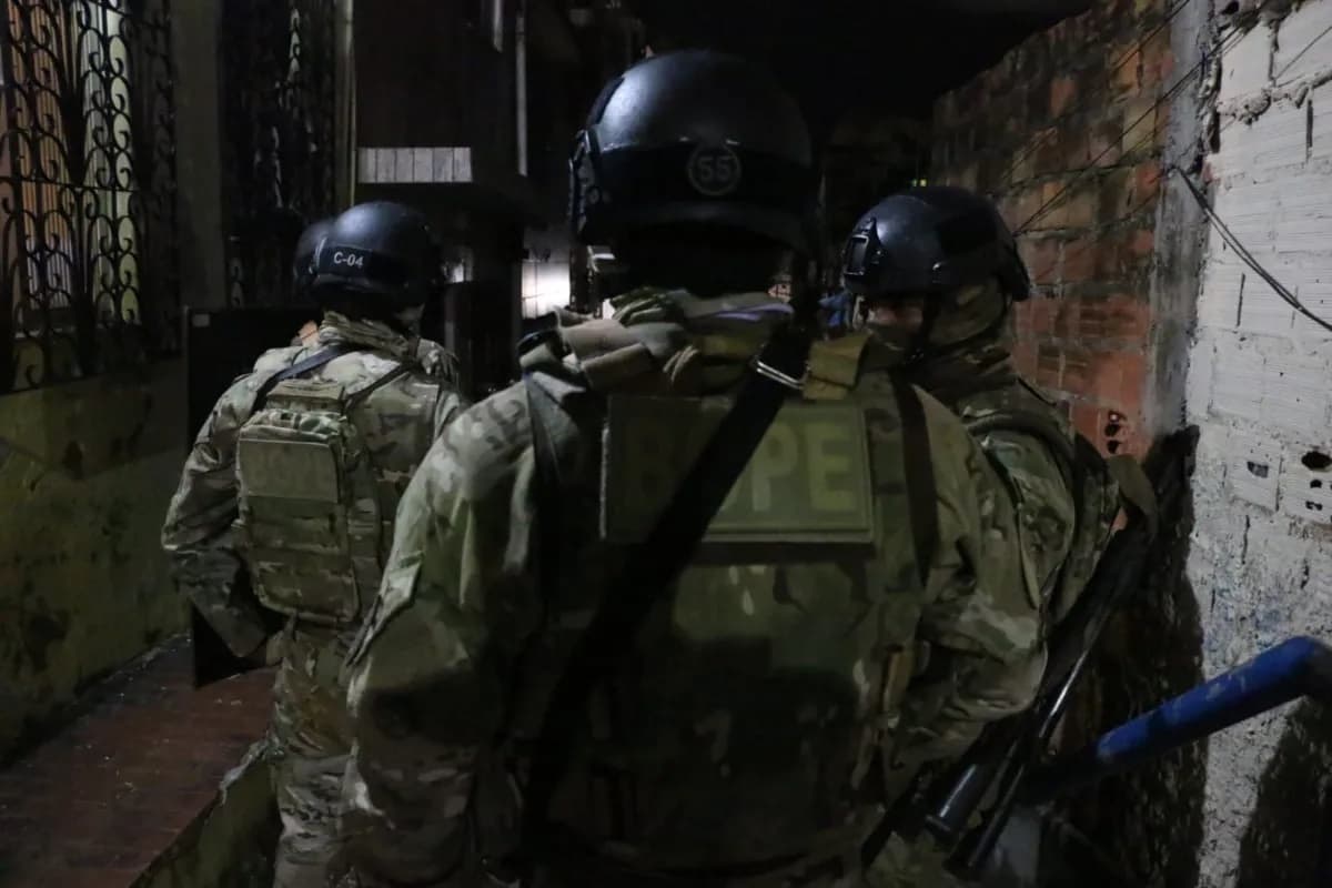 Homem faz família refém em Salvador durante ação policial e se rende