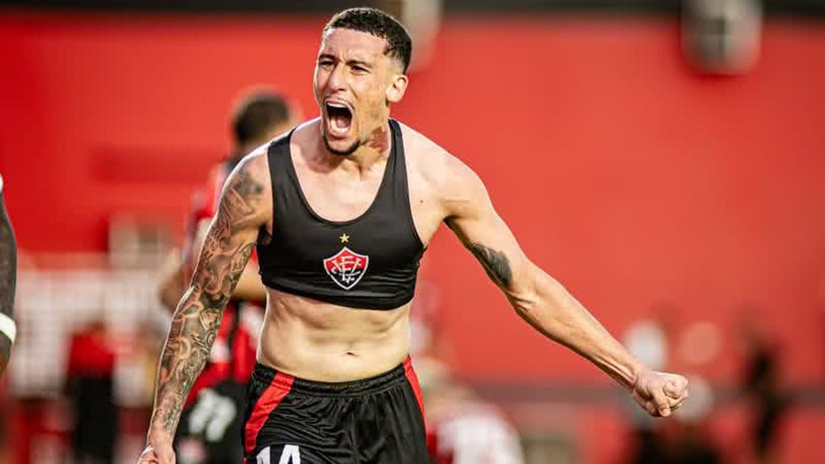 Baralhas garante permanência do Vitória na Série A e se despede com gratidão