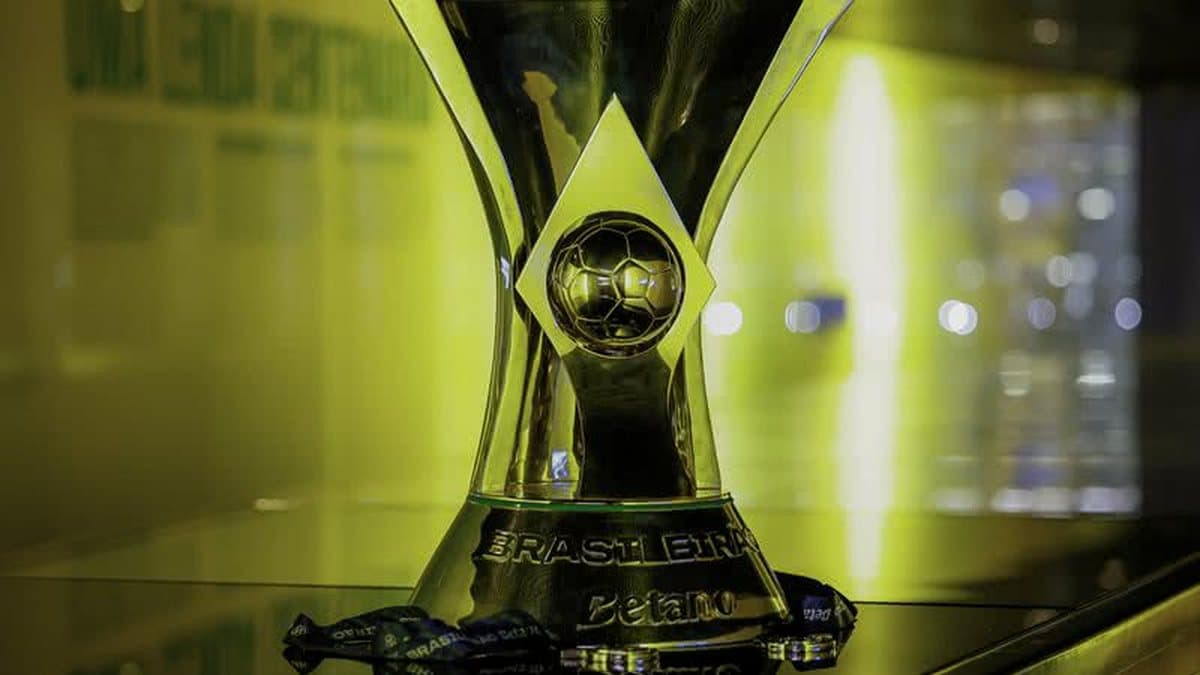 Fábio faz história no Brasileirão 2025 ao jogar todos os minutos da Série A