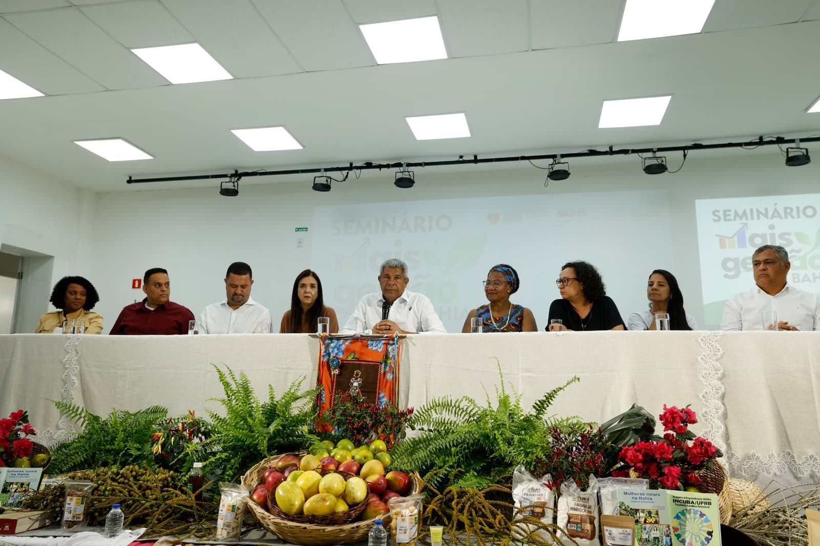Governo da Bahia amplia parceria com universidades para qualificar agricultura familiar