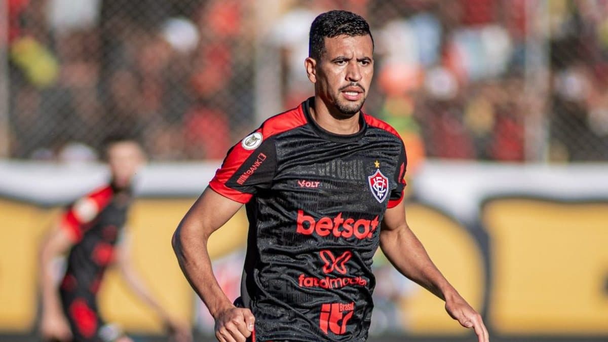Ricardo Ryller se despede do Vitória após 53 jogos em derrota em Bragança Paulista