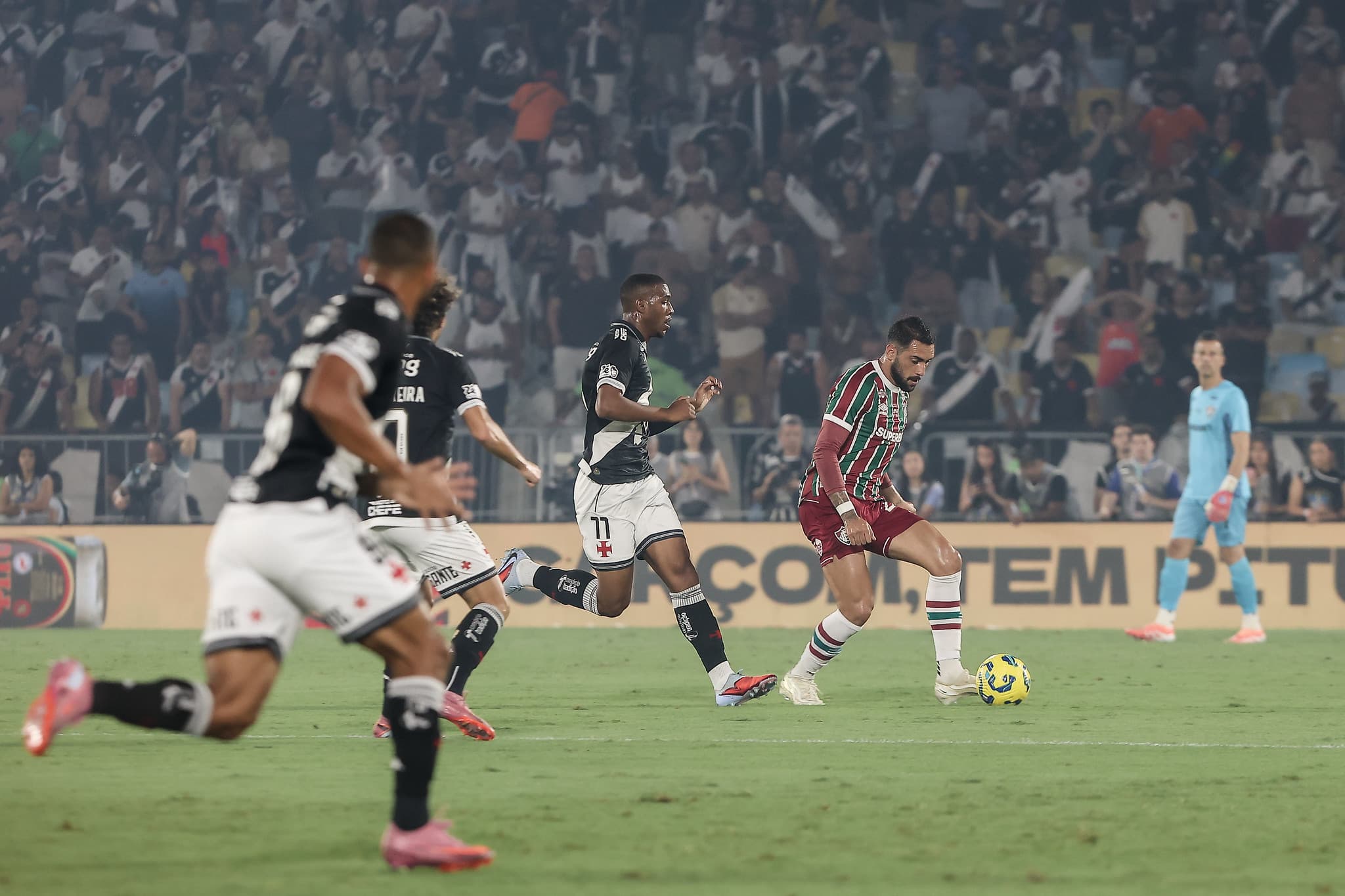 Vasco vence Fluminense por 2 a 1 e fica a um passo da final da Copa do Brasil
