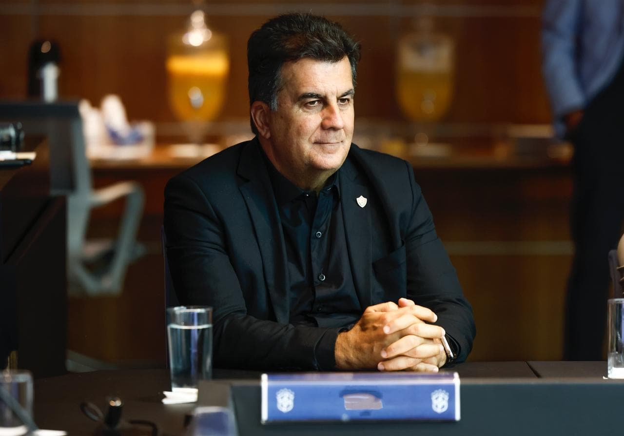 Vitória apoia redução de rebaixados no Brasileirão após reunião na CBF