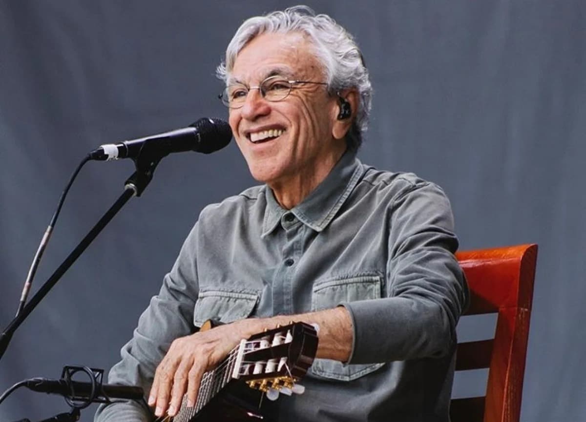 Caetano Veloso convoca manifestação por futuro do Brasil em Copacabana