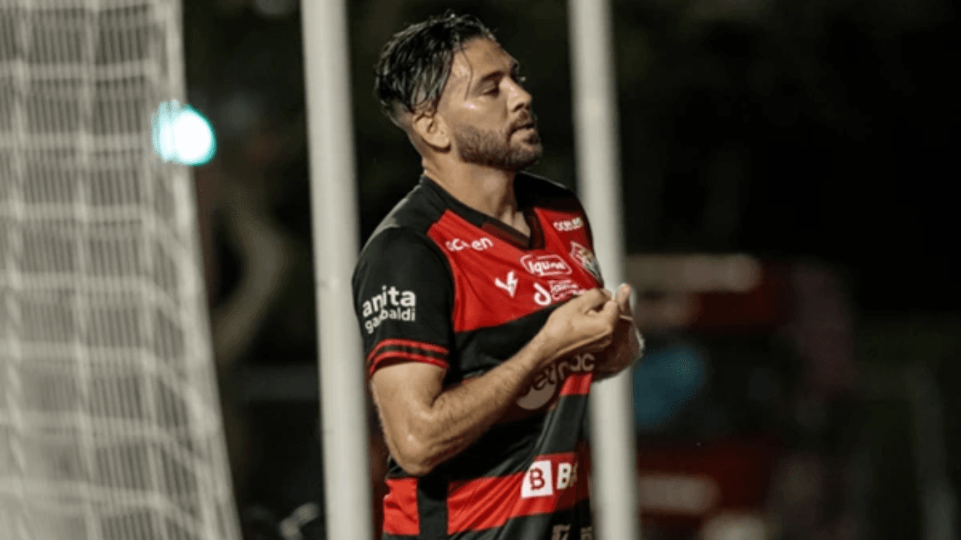 Diego Torres, ex-Vitória, visa protagonismo no Guarani em 2026