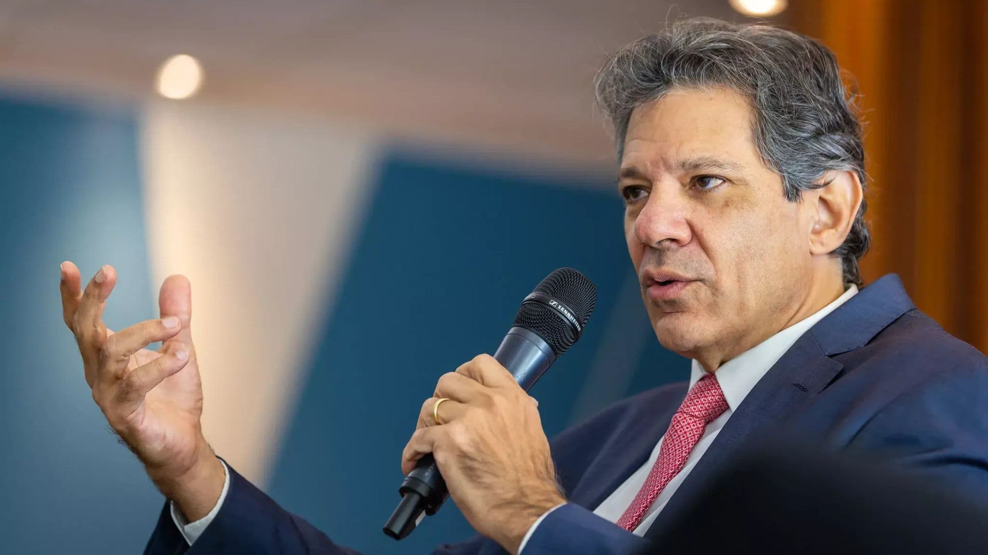 Haddad confirma saída da Fazenda em março de 2026 para eleições