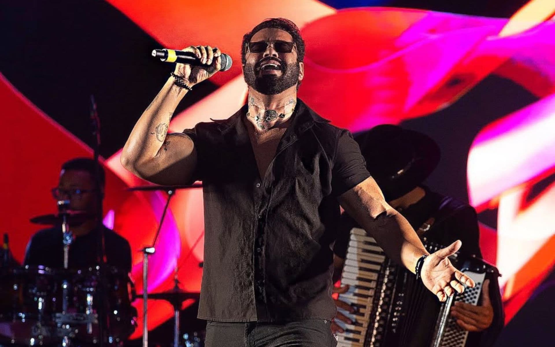 Cantor Jones Mesquita Batista morre em acidente de moto em Feira de Santana, Bahia