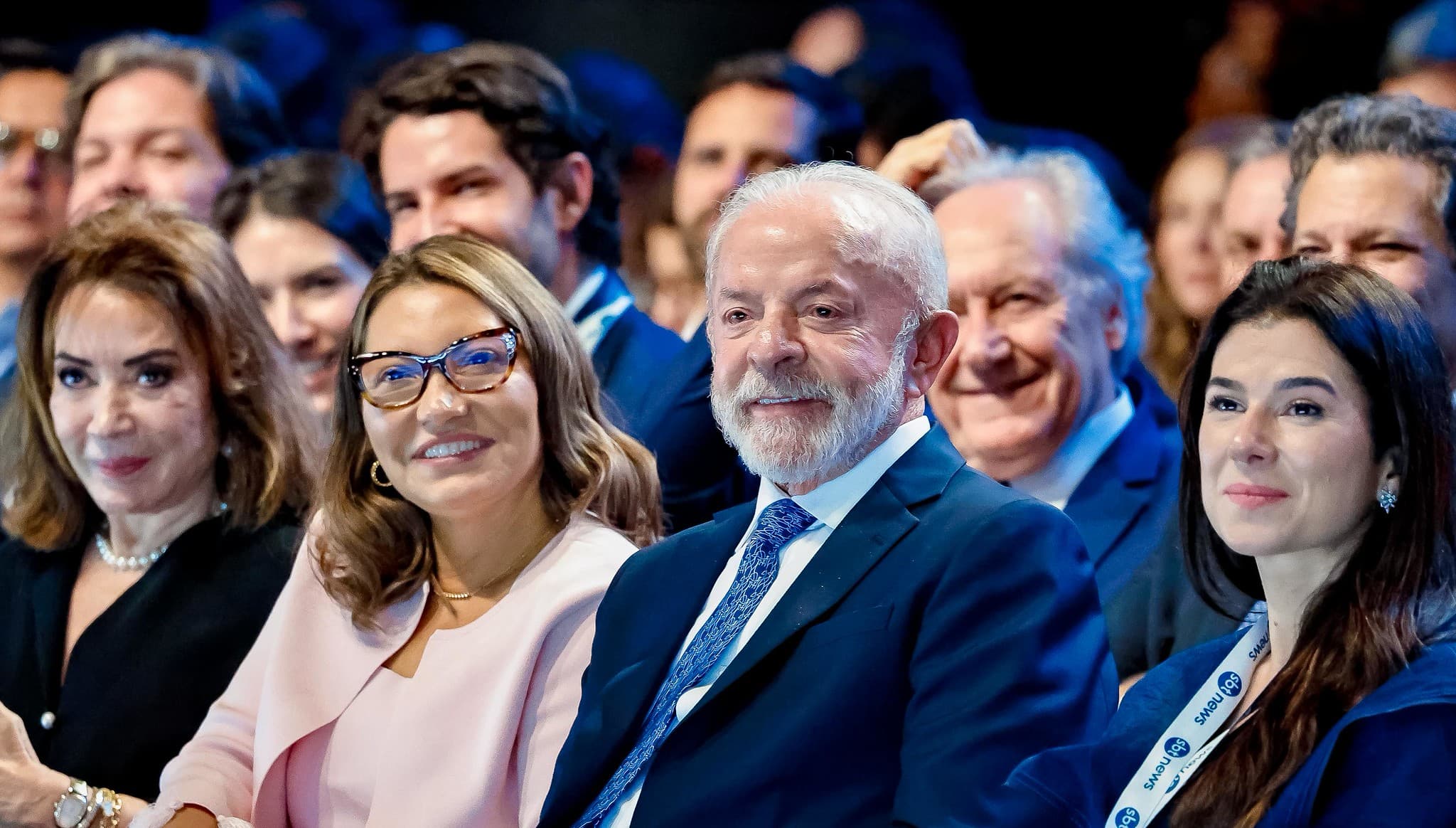 Janja da Silva critica Zezé di Camargo por machismo em evento do SBT News