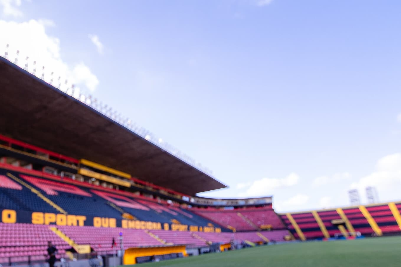 Técnico Léo Condé pode comandar Sport em 2026, diz presidente