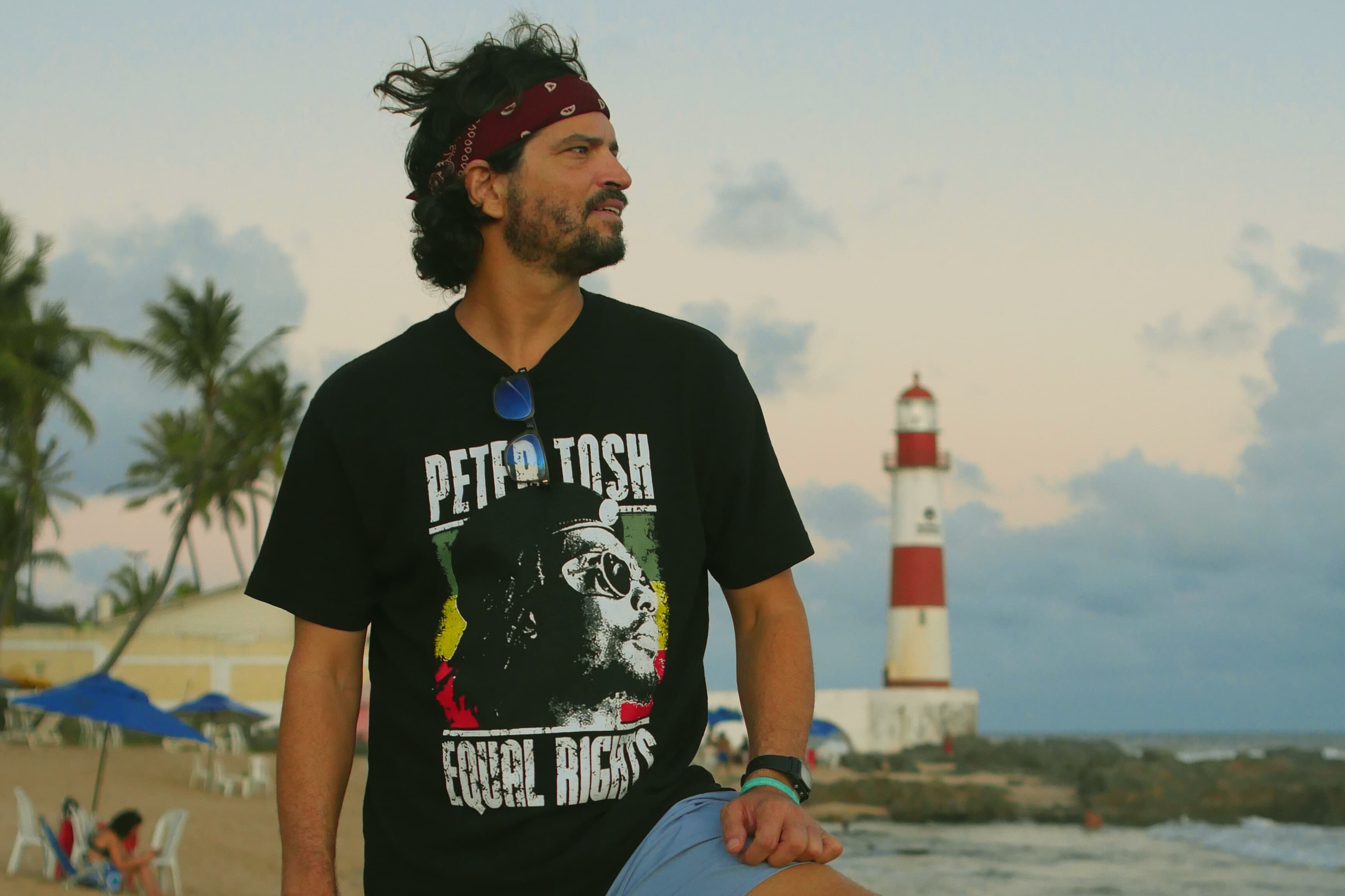 Rafael Pondé leva a fusão de reggae e MPB para o verão da Bahia