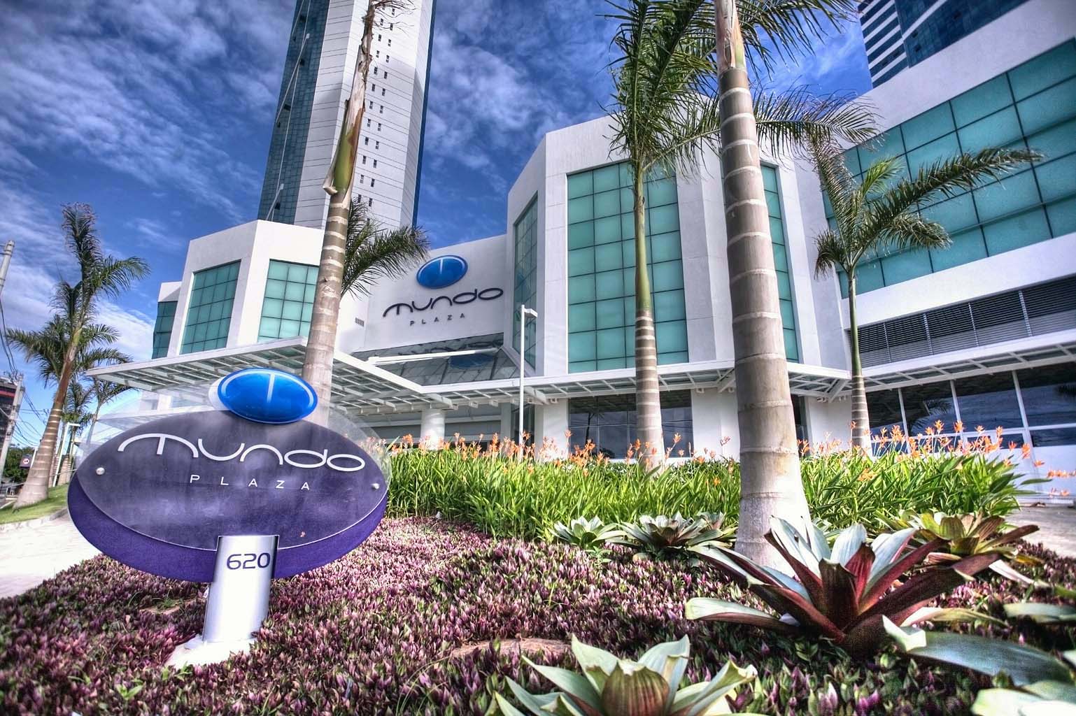 Homem morre ao cair de escada em prédio empresarial de Salvador