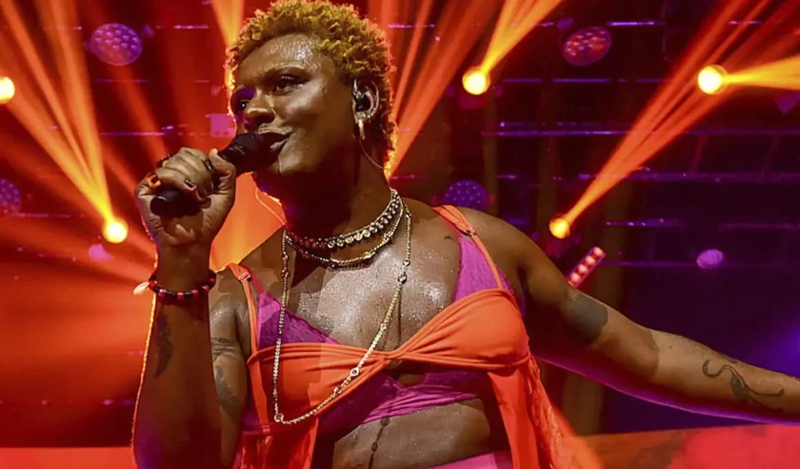 Liniker anuncia show final da turnê 'Bye Bye Caju' em Salvador