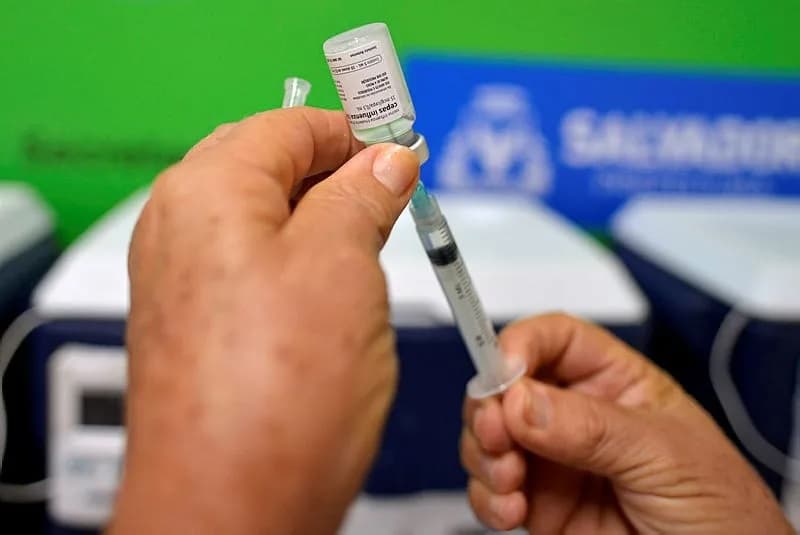 Variante K da 'super gripe' chega ao Brasil, mas especialistas tranquilizam