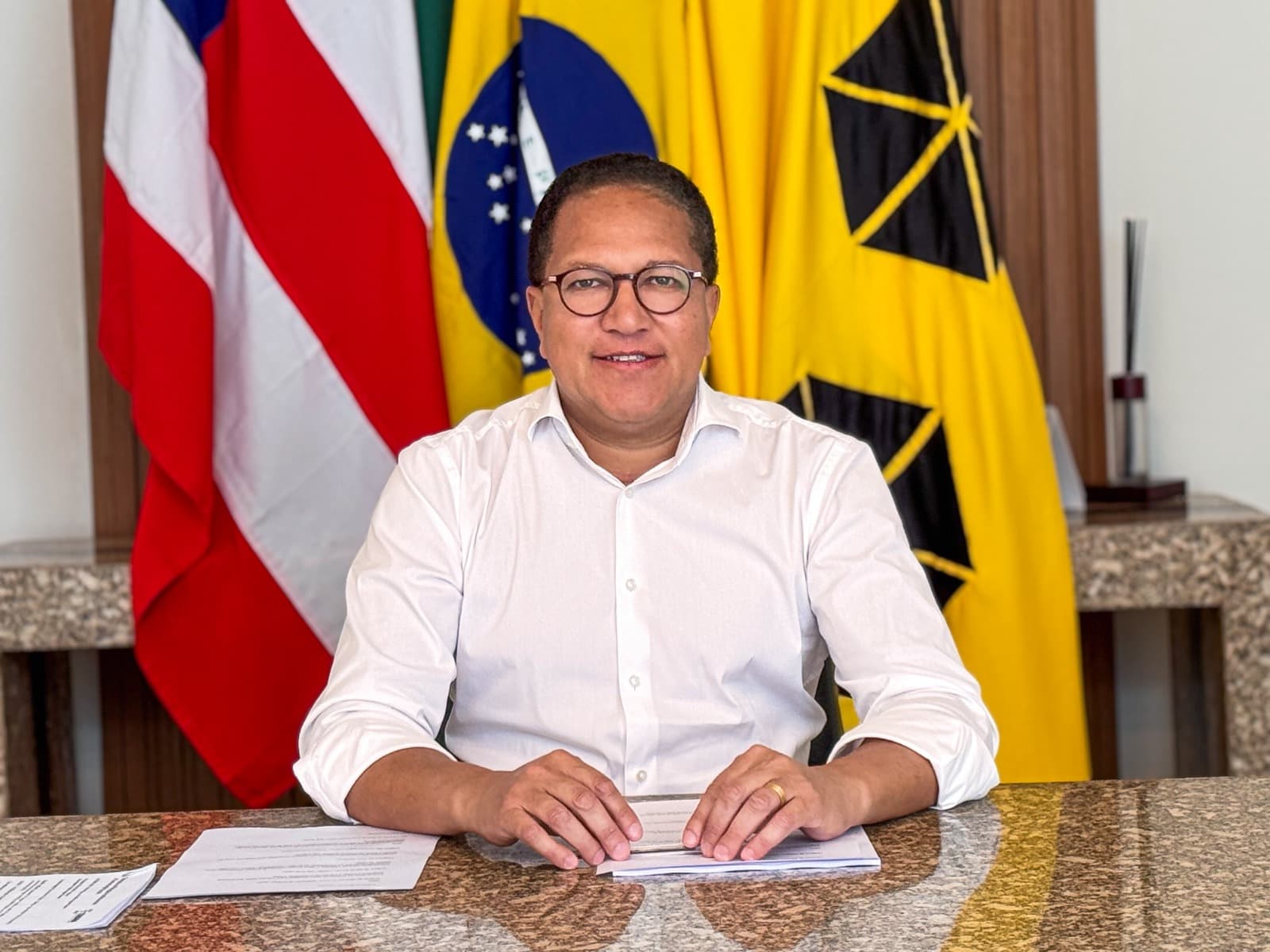 Prefeito de Itabuna propõe reajuste salarial e amplia auxílio para servidores