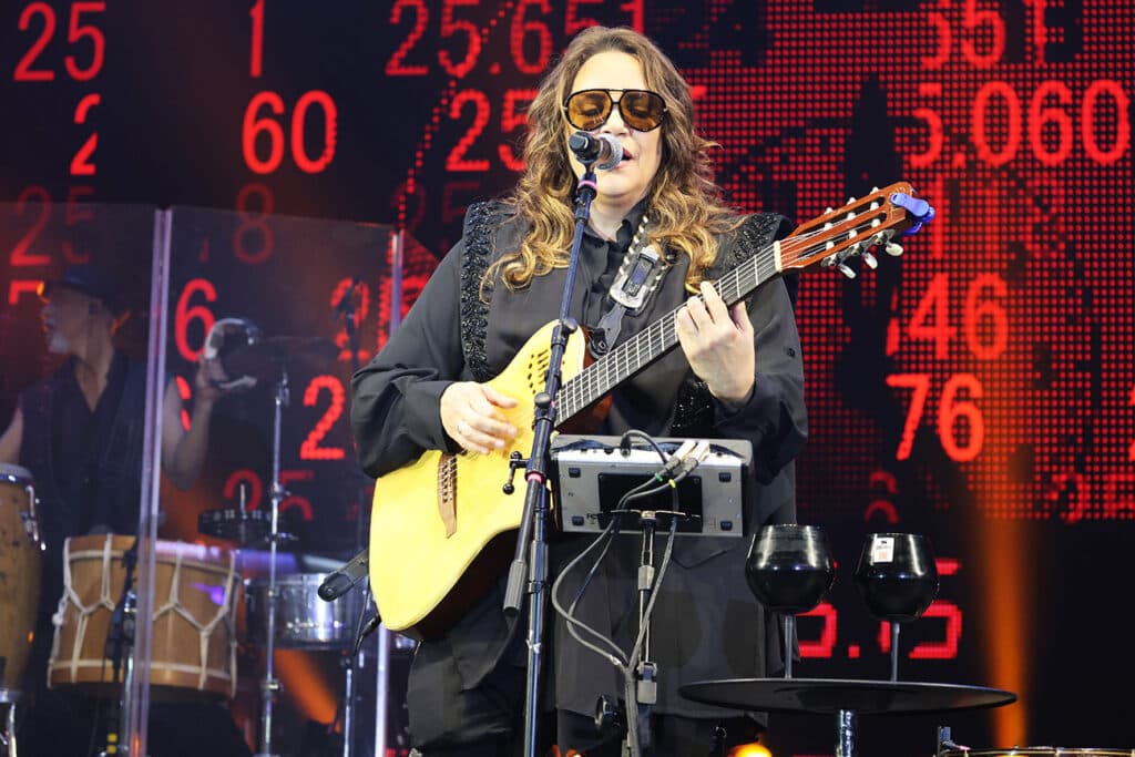 Ana Carolina é vaiada em Feira de Santana após polêmicas em show