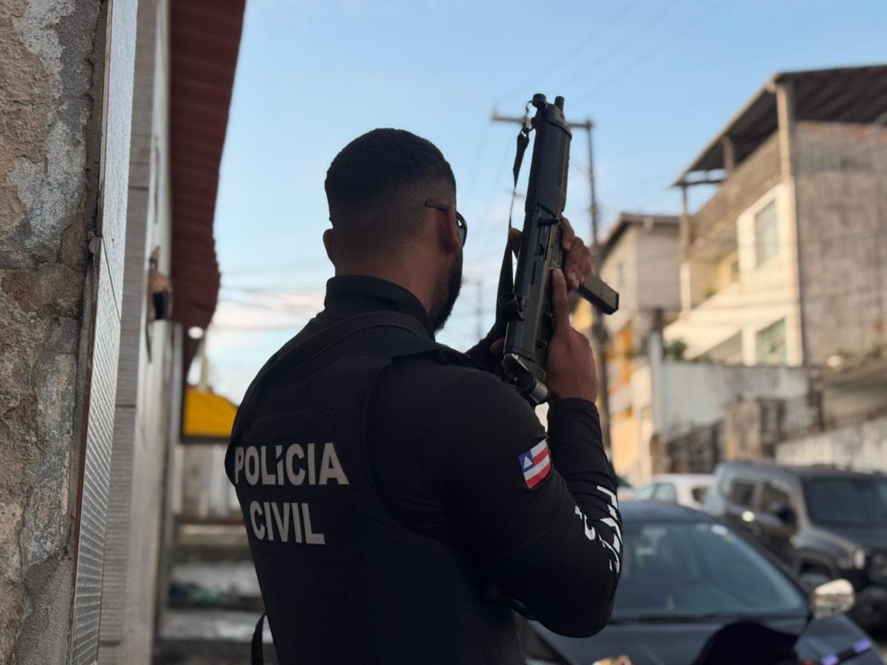 Polícia prende homem que extorquia famílias de vítimas de homicídio na Bahia