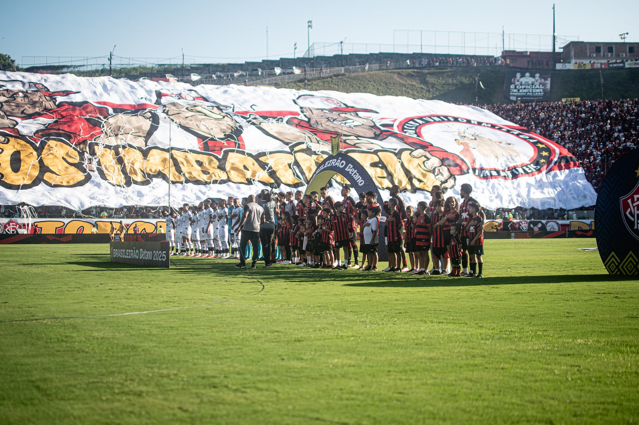 Vitória encaminha contratação de lateral Mateusinho, com histórico de apostas
