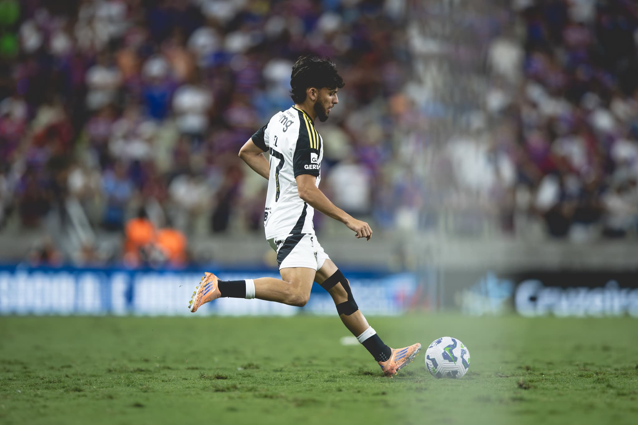 Ex-atacante Biel busca novo time após passagem sem brilho pelo Atlético-MG