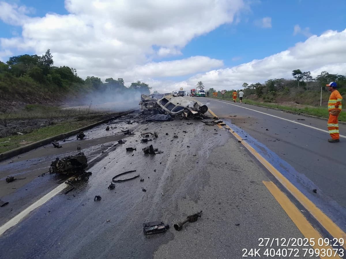 Famílias são destruídas em colisão na BR-101 que mata 11 na Bahia